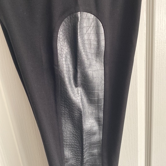 Kensie - Black Leggings with Faux Croc Leather Stripe - Picture 7 of 12